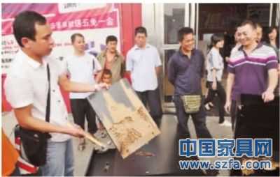 左右布藝沙發長沙店實木茶幾竟是紙做？