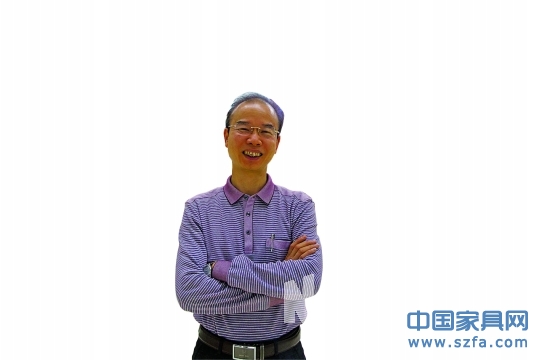 邱德厚一一回應質疑。
