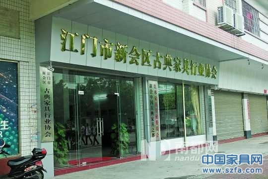 邱德厚一一回應質疑。