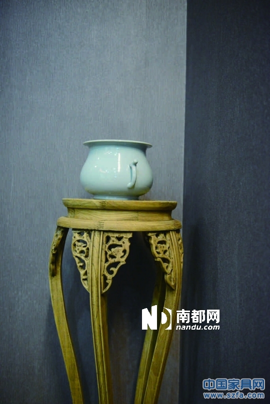 茶桌上的紋路就來自古木本身。