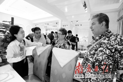 這些年，家具企業的日子越來越不好過了，很多企業清醒地意識到：不轉型必然是等死。 資料圖片
